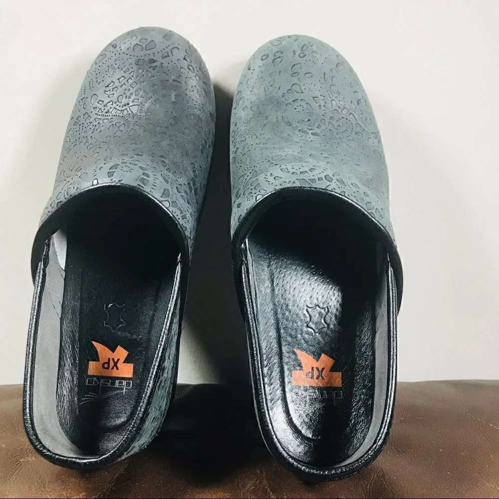 ✅Dansko black leather patterned professional clogs - Picture 5 of 8